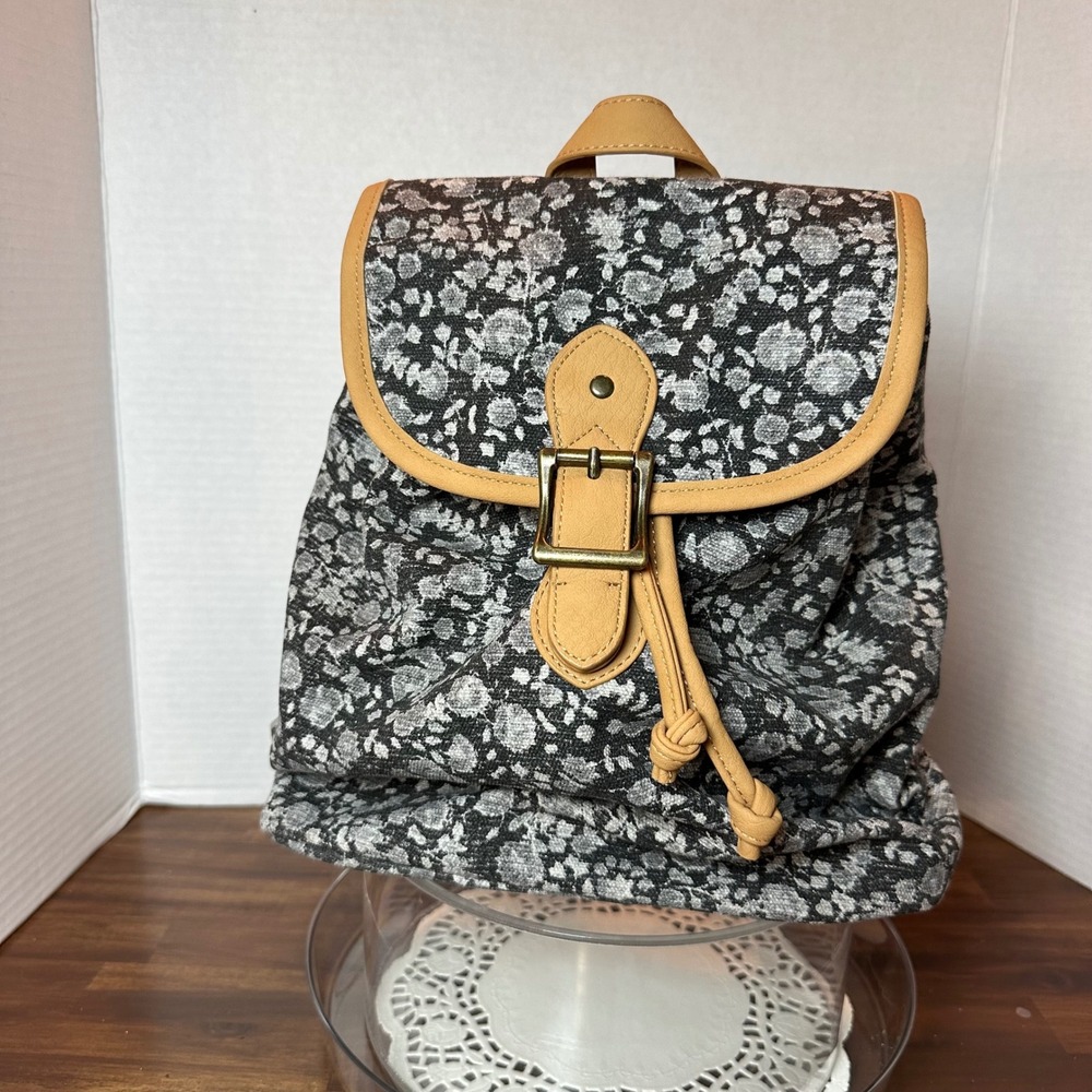 Pottery Barn PBteen North Field Collection Mini Rucksack GrayFloral Backpack NWT - Picture 4 of 10
